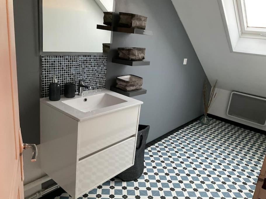 38 Maison Entiere,Place De Parking Et Garage Pour Moto Velo A La Demande Dunkirk Exterior photo